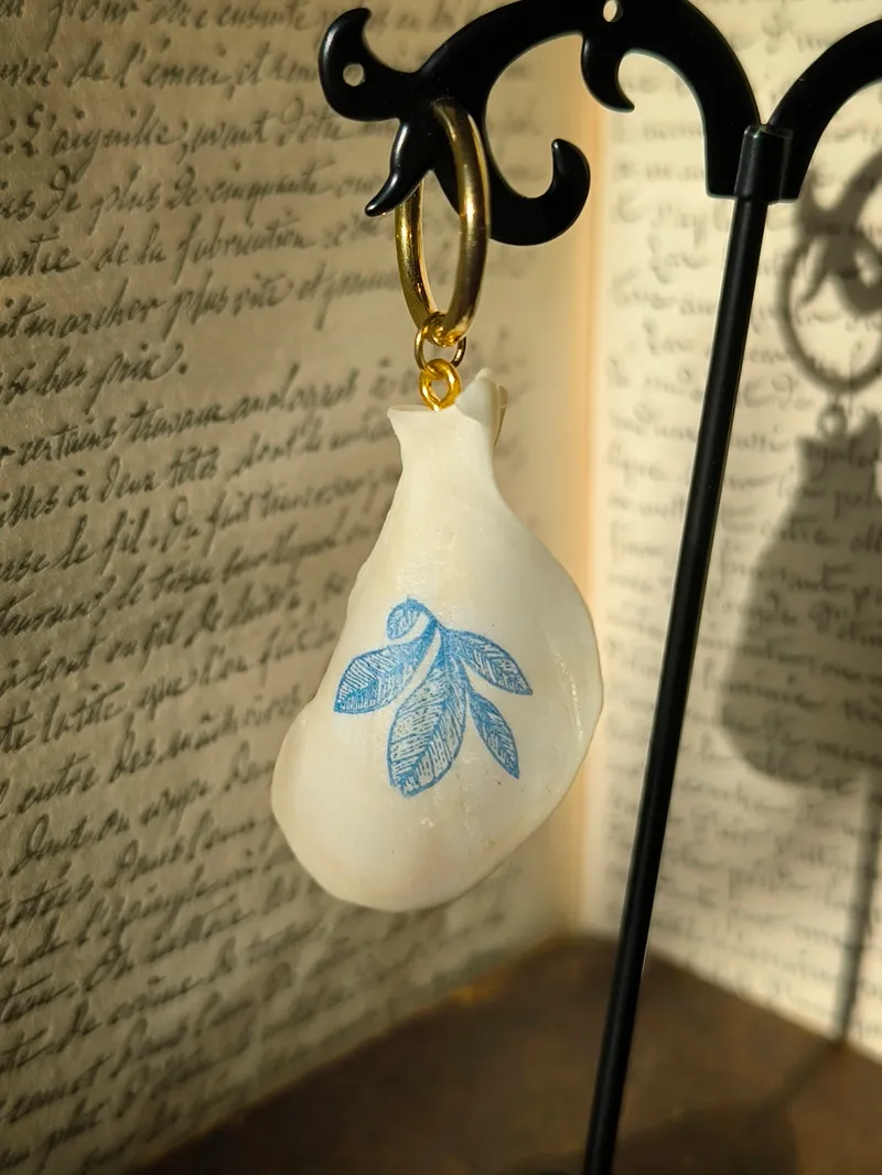 Boucles d'oreilles - omoplates de fouine motifs porcelaine, handmade gothic jewelry (3)