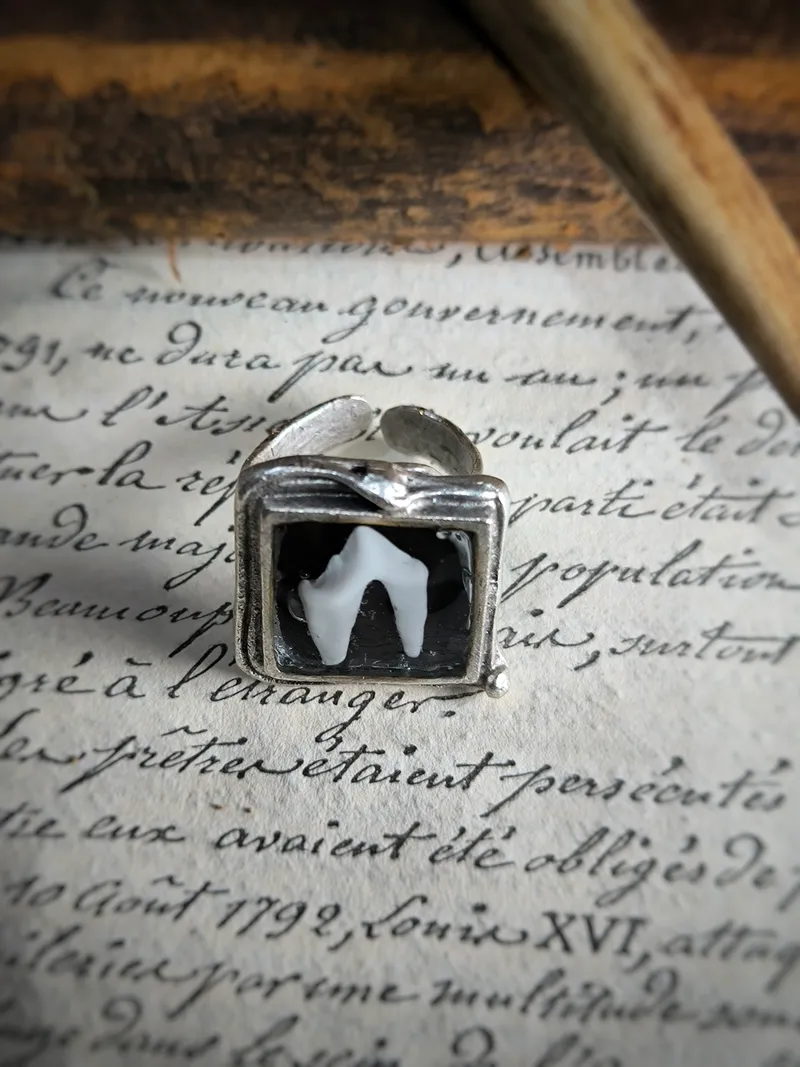 Bague dent de renard, handmade gothic jewelry (2)