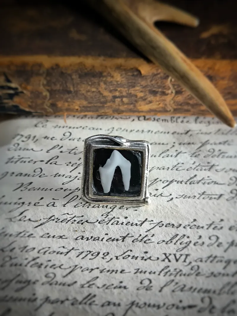 Bague dent de renard, handmade gothic jewelry