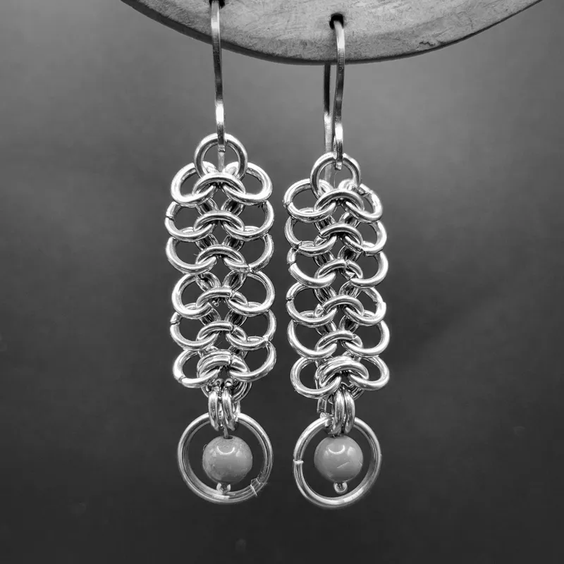 Boucles d'oreilles chainmaille Vael — Jaspe rouge