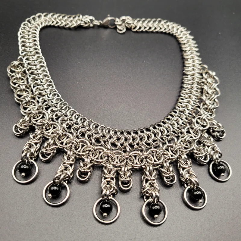 Collier chainmaille Kara - Obsidienne, handmade gothic jewelry