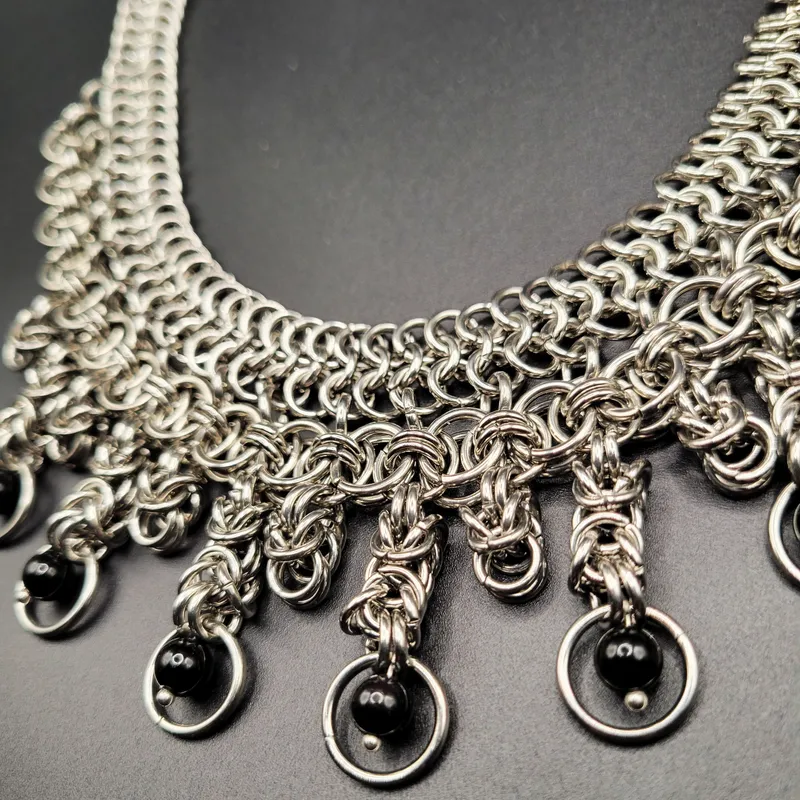 Collier chainmaille Kara - Obsidienne, handmade gothic jewelry (2)