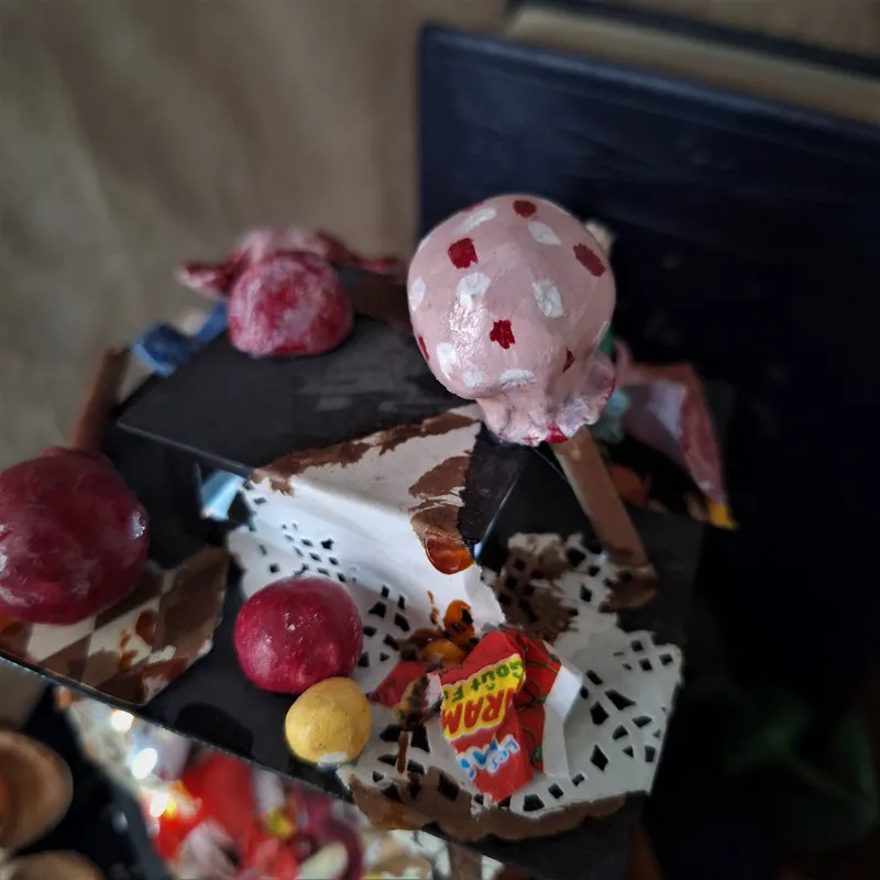 Folle aux bonbons, handmade gothic home decor (2)