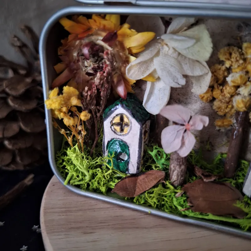 Ce qui reste du printemps, handmade gothic home decor (2)