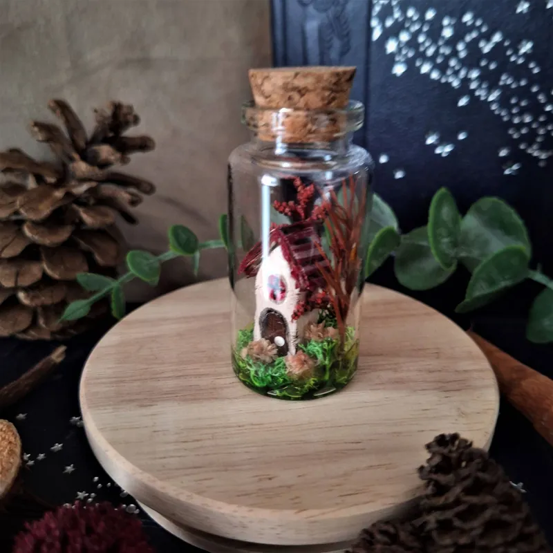 Fiole : Maison rouge, handmade gothic home decor (2)