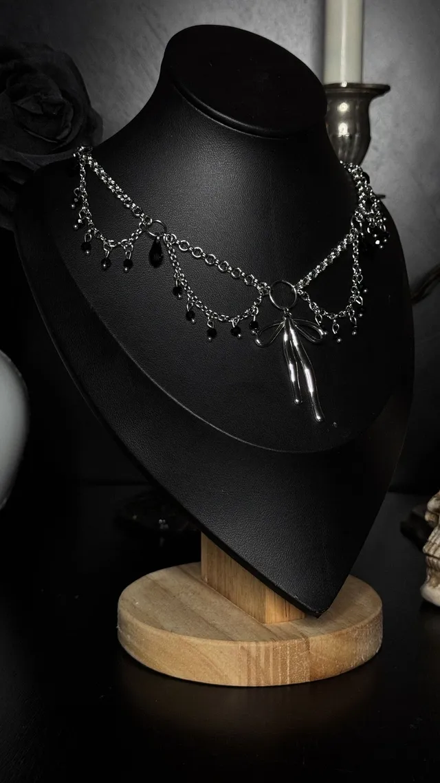 Midnight Ribbon, bijou gothique fait main (3)
