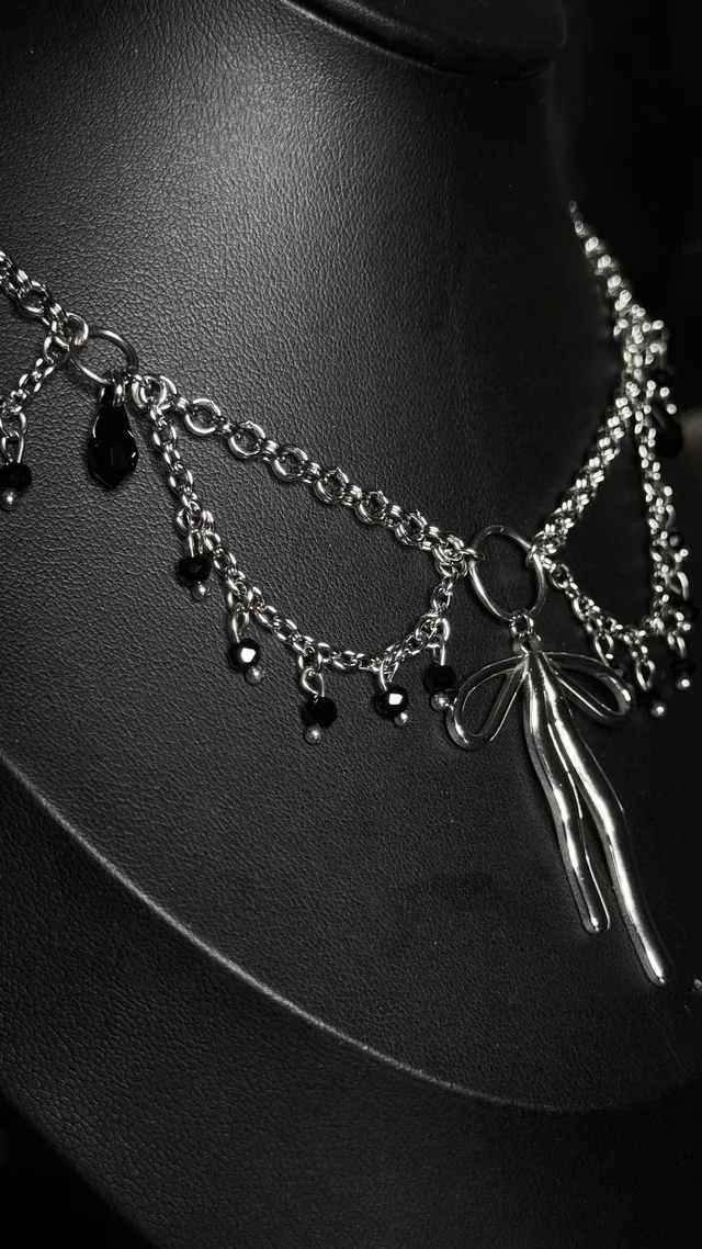 Midnight Ribbon, bijou gothique fait main (2)