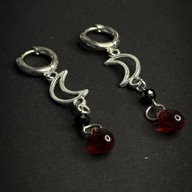 B.O "Lune rouge", bijou gothique fait main (2)
