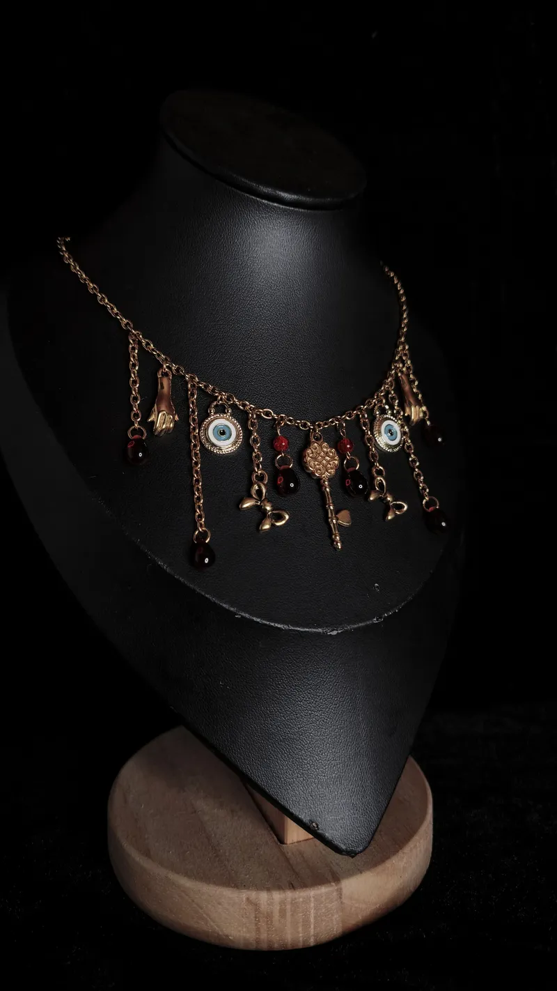 Collier "Broken Doll", bijou gothique fait main (2)