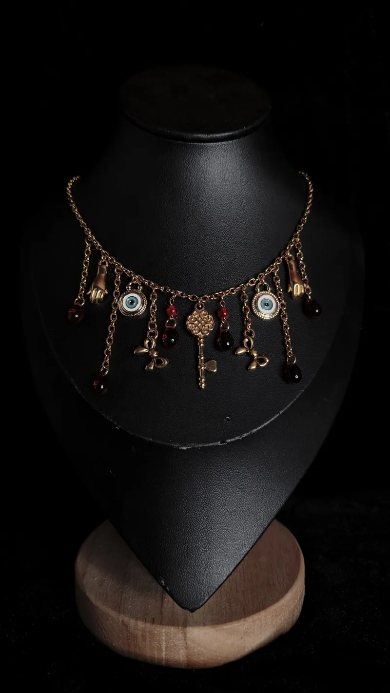 Collier "Broken Doll", bijou gothique fait main