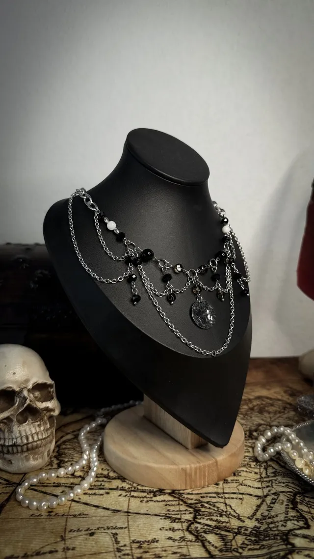 Collier "Rachel Wall", bijou gothique fait main (2)