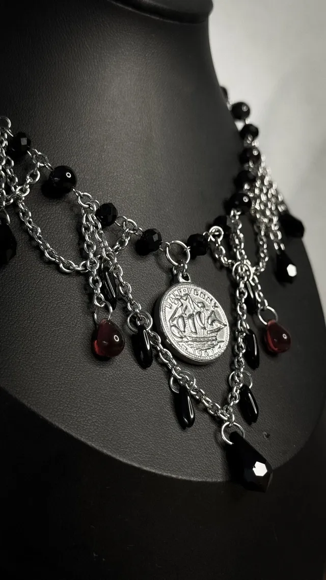 Collier "Charlotte de Berry", bijou gothique fait main (3)