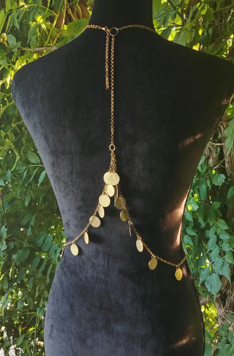 Body chain tribal doré · Bijou de corps païen · Parure de danseuse · Body jewelry bohème · Croissant de lune · Festival outfit — 3