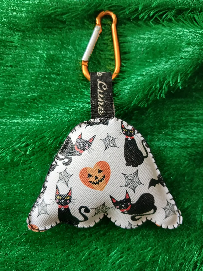 Petit Fantôme d'halloween, handmade gothic accessory (2)