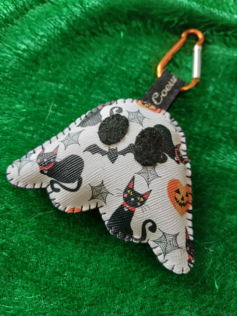 Petit Fantôme d'halloween, handmade gothic accessory