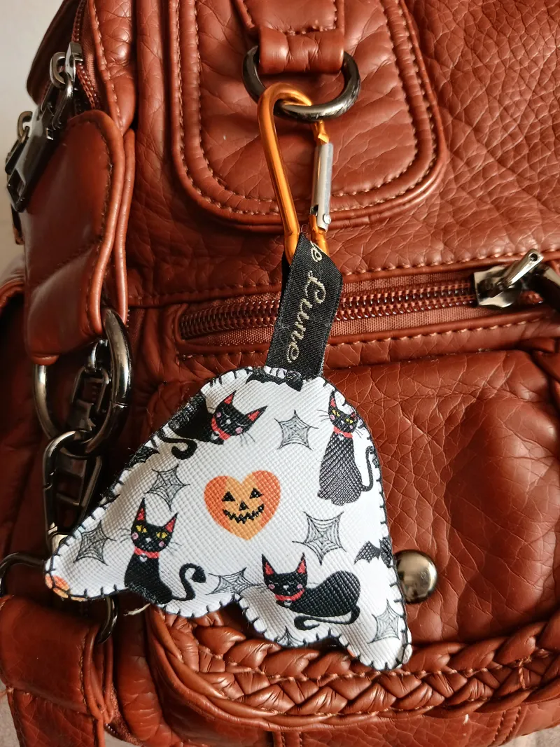 Petit Fantôme d'halloween, accessoire gothique fait main (2)