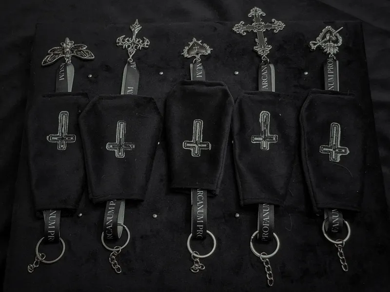 Protège clefs Black Mass, handmade gothic accessory
