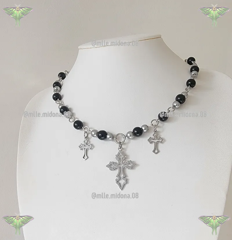 Collier croix gothique