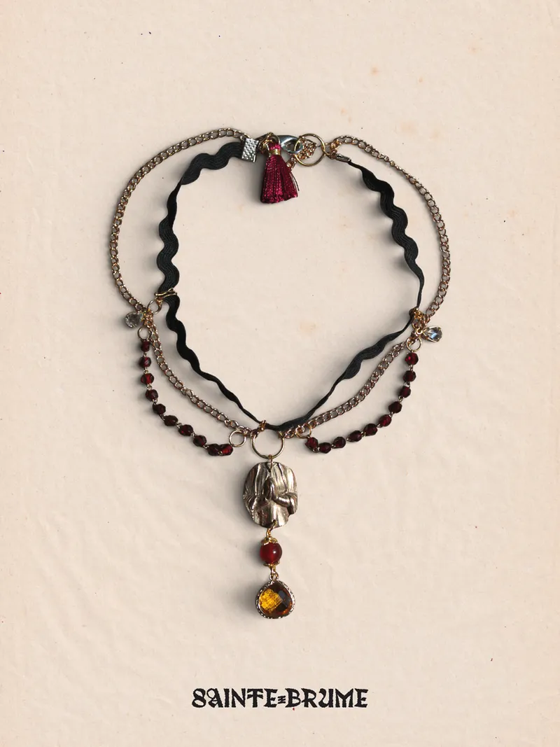 Rita - Tour de cou unique en Grenat, Cornaline et Bronze - Inspiration Ex-Voto, handmade gothic jewelry (3)