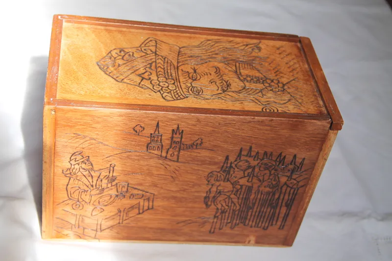 Boite vintage en bois gravé portrait Vlap Tepes, dit Dracula, coffret vampire, handmade gothic home decor (2)