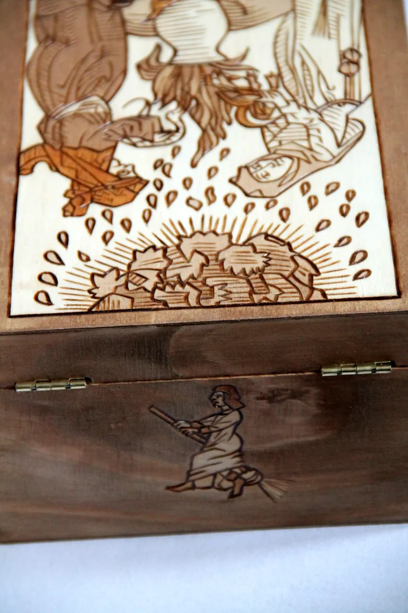 Boite sorcières en bois gravé d'après des gravures médiévales, avec compartiments amovibles, décoration gothique faite main (3)