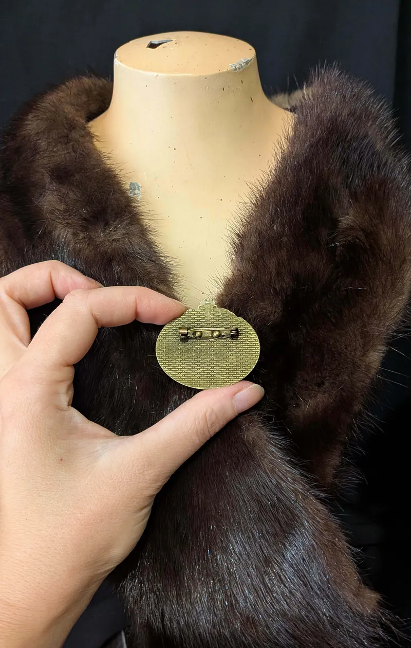 Amas d'yeux - broche style gothique — 3