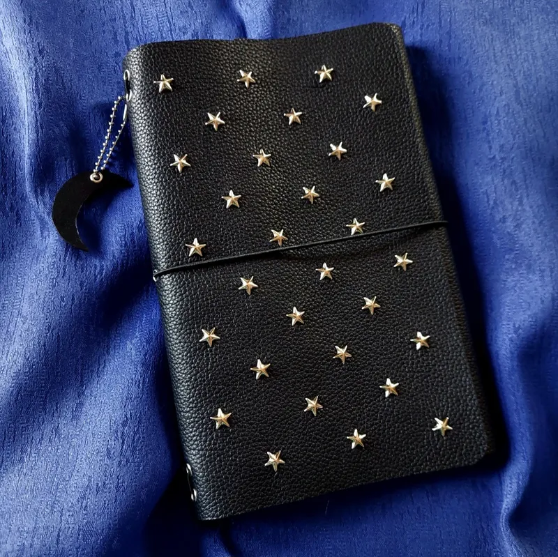 Journal étoilé en cuir A5