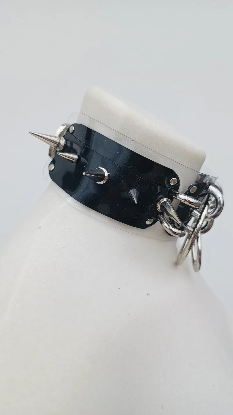 Harnais de Cou Choker à Pointes et Double Anneau | Style goth, Grunge, Rock | Fabrication Artisanale et Sur Mesure, handmade gothic jewelry (2)