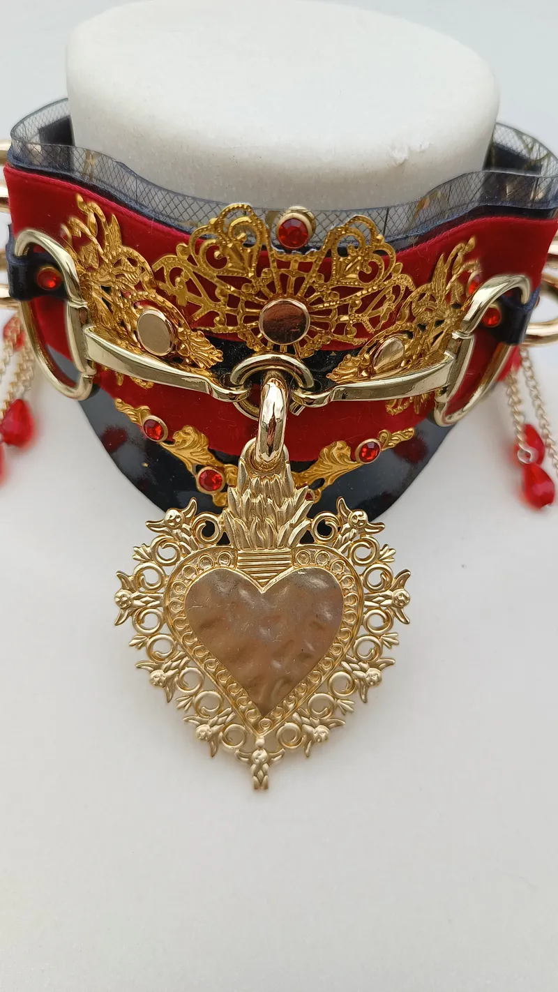 ras de cou gothique en PVC fait main - sacred heart - ras de cou métal- ras de cou fétiche - ras de cou punk rock - ras de cou filigrane, bijou gothique fait main (3)
