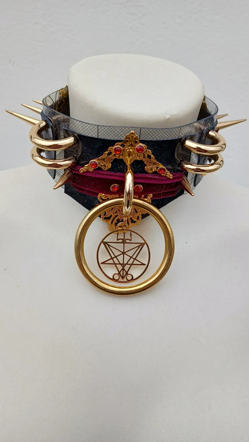 ras de cou gothique en PVC fait main - Lilith chocker - ras de cou métal- ras de cou fétiche - ras de cou punk rock - ras de cou filigrane, bijou gothique fait main