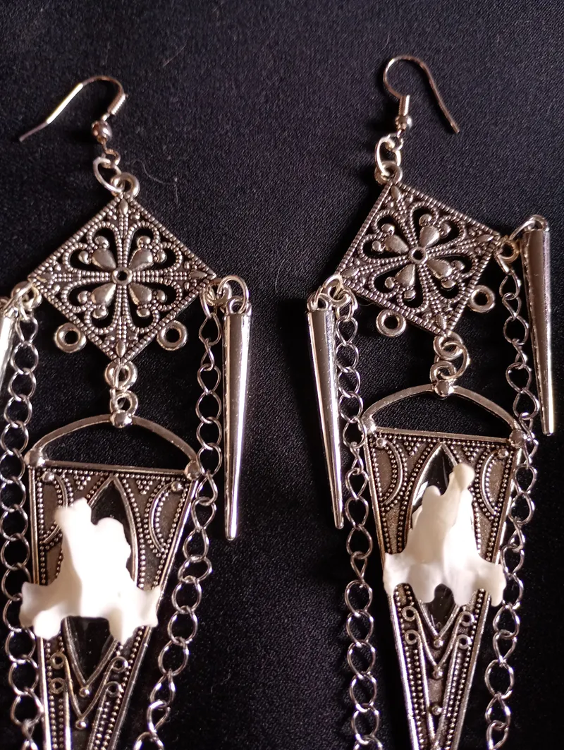 Boucles d'Oreilles "Annunaki" Vertèbre & Triangle | Bijou Occulte, Gothique Mystique, Fait Main Unique, tribal sorcière Os Authentique, handmade gothic jewelry (2)