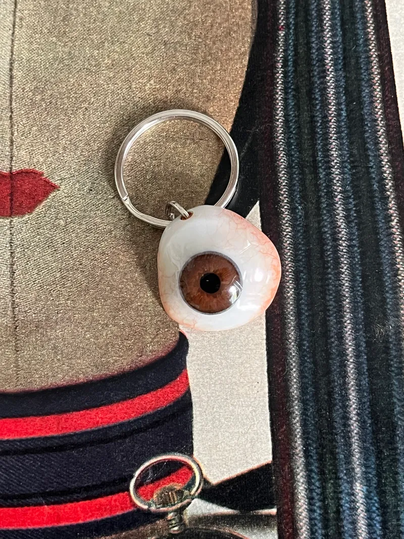 Porte clé oeil - prothèse oculaire, handmade gothic accessory