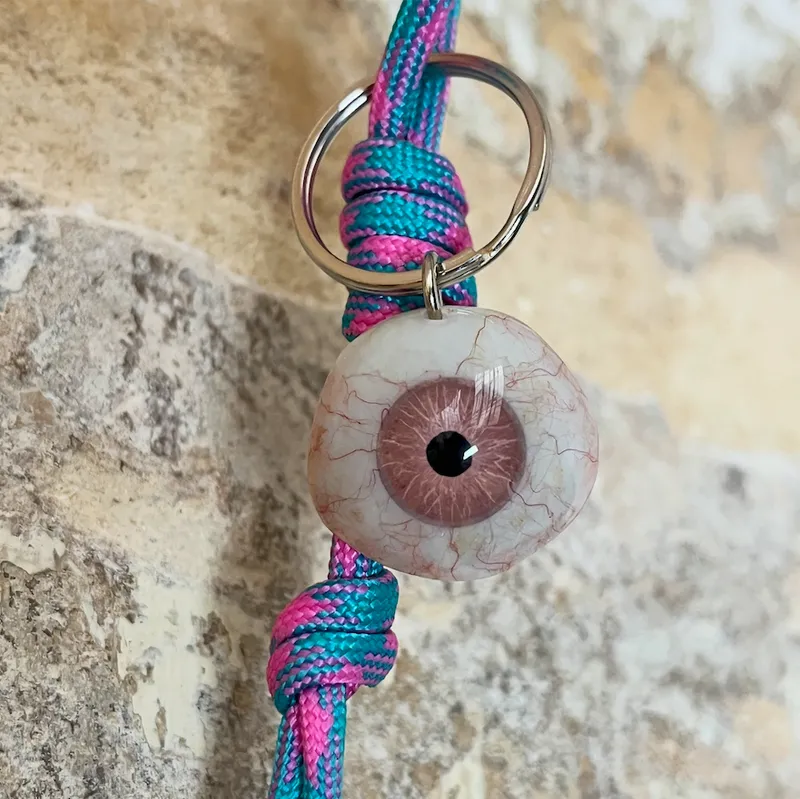 Porte clé oeil - prothèse oculaire, accessoire gothique fait main
