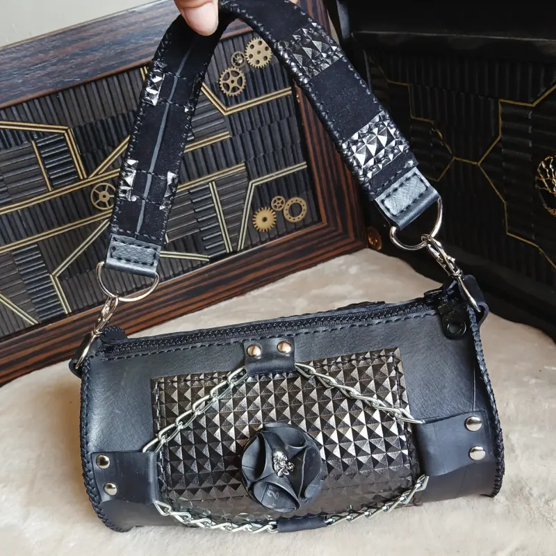 Sac à main dark rose, handmade gothic accessory (2)