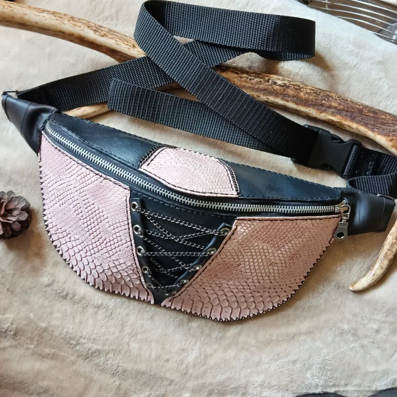 Banane crazy pink, accessoire gothique fait main