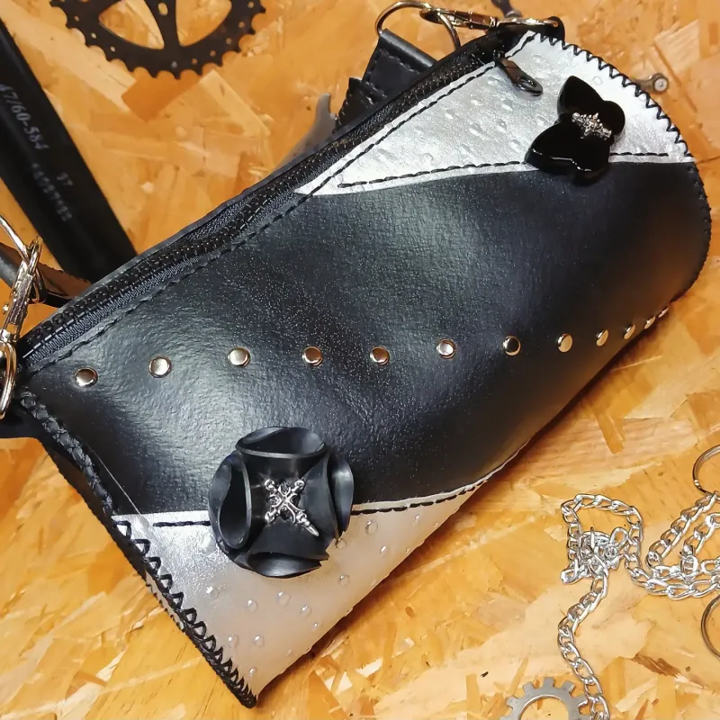 Sac à main gothique papillon noir et argent, accessoire gothique fait main (3)