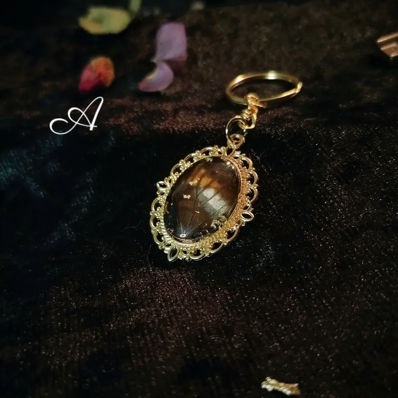Porte-clef Doxocopa Lavinia, accessoire gothique fait main (2)