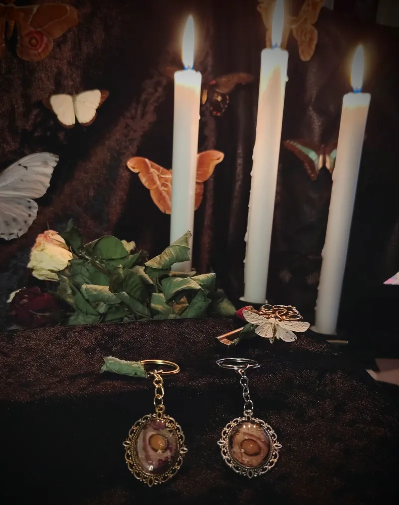 Porte clefs antherina suraka, accessoire gothique fait main