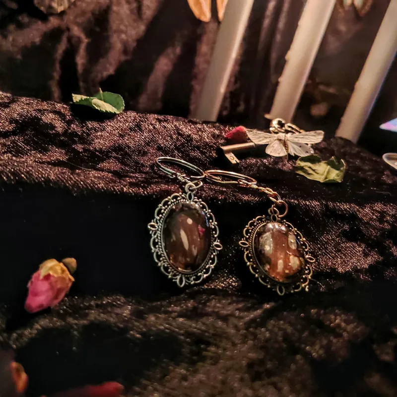 Porte-clef Tirumala Petiverana, accessoire gothique fait main