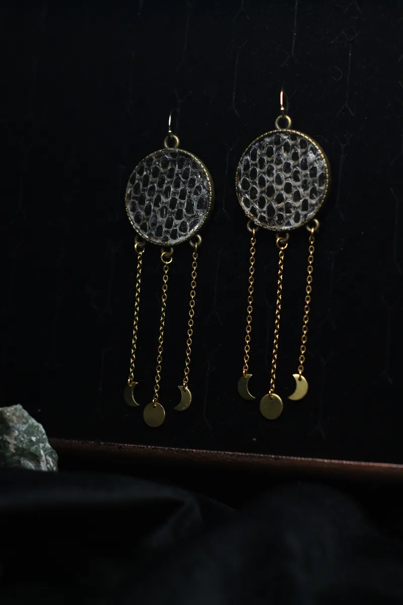 Ormr Mue de python, handmade gothic jewelry