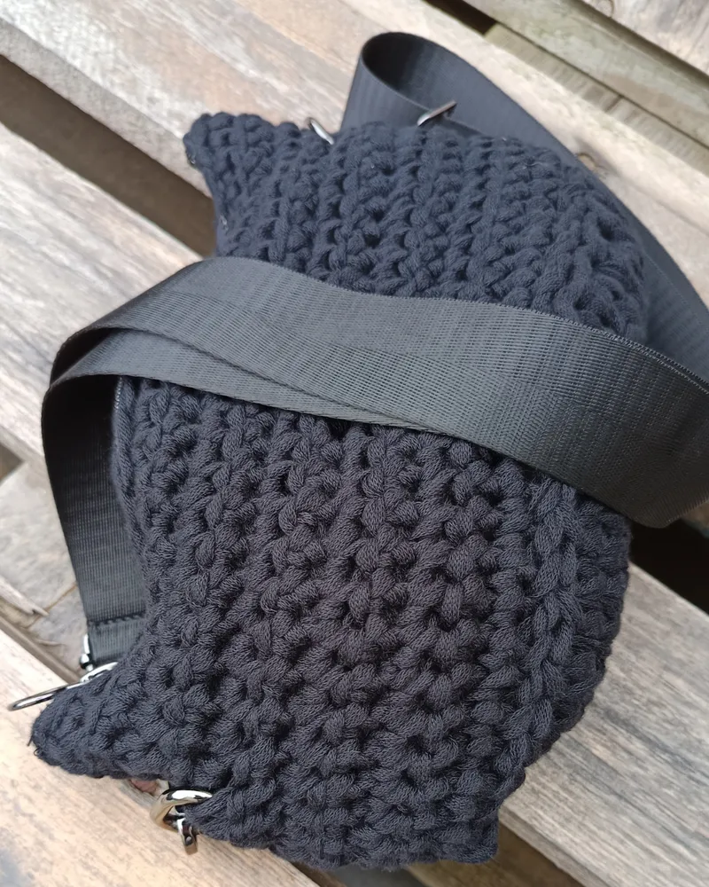 Sac Banane - 100% coton - Bandoulière amovible - Crocheté main -, handmade gothic accessory