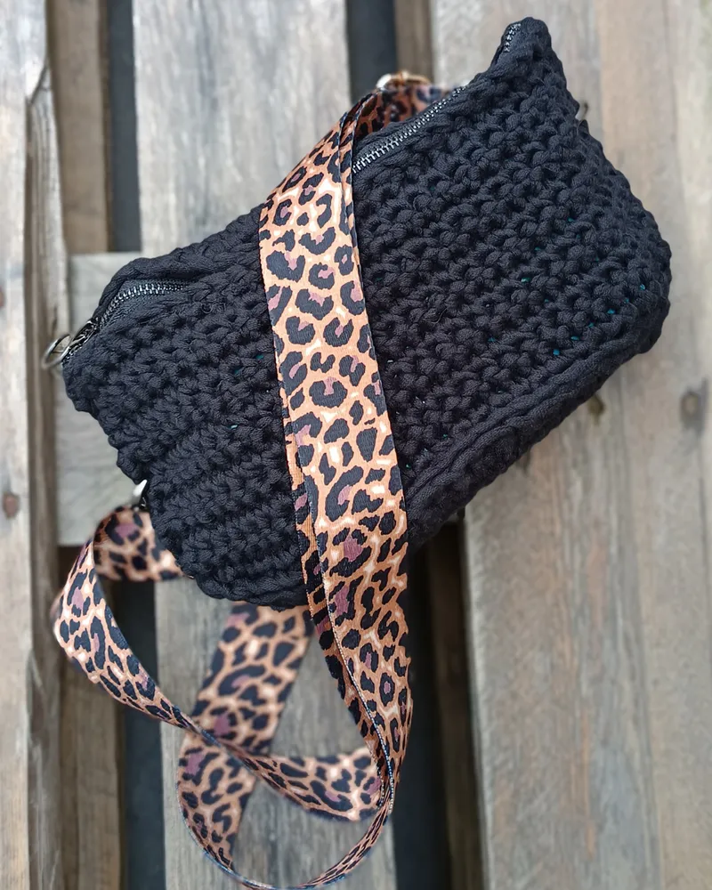 Sac Banane - 100% coton - Bandoulière amovible - Crocheté main -, handmade gothic accessory (3)