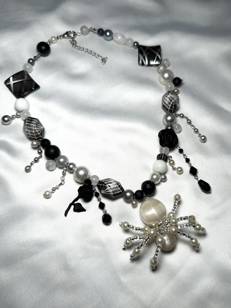Collier “Black Widow” — 3