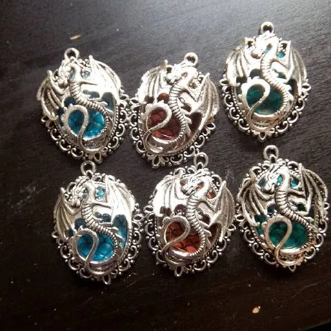 Collier "Oeuf de Dragon", bijou gothique fait main