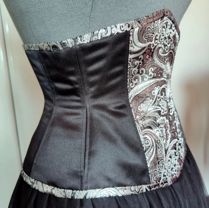 Serre taille "Hécate", vêtement gothique fait main (2)