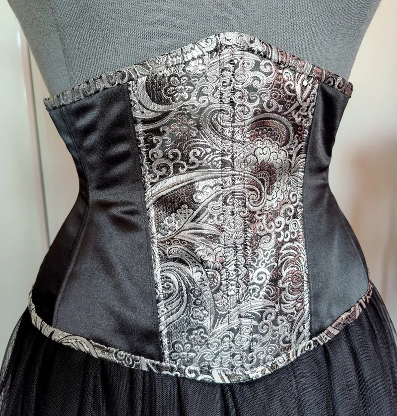 Serre taille "Hécate", vêtement gothique fait main
