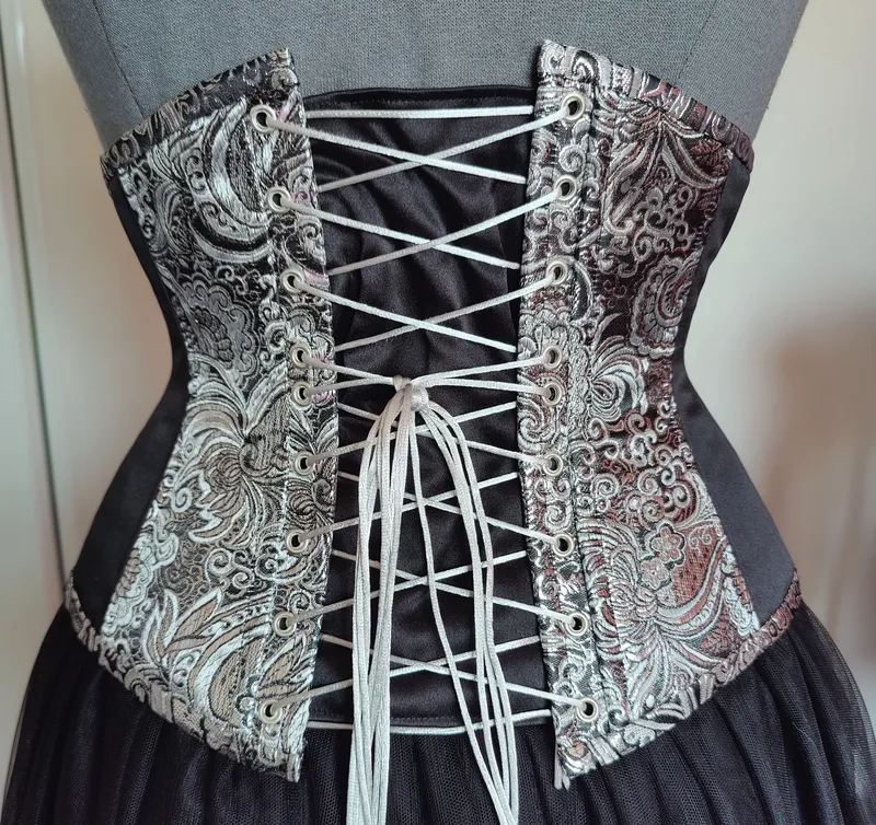 Serre taille "Hécate", vêtement gothique fait main (3)