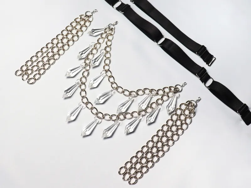 Ceinture à chaines et pendentifs en verre — 3