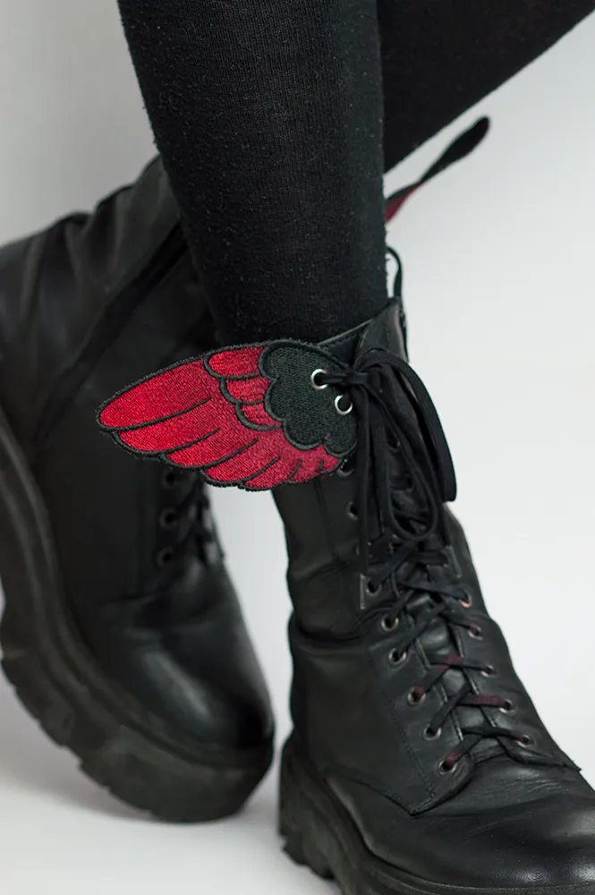 Ailes déchues, handmade gothic accessory