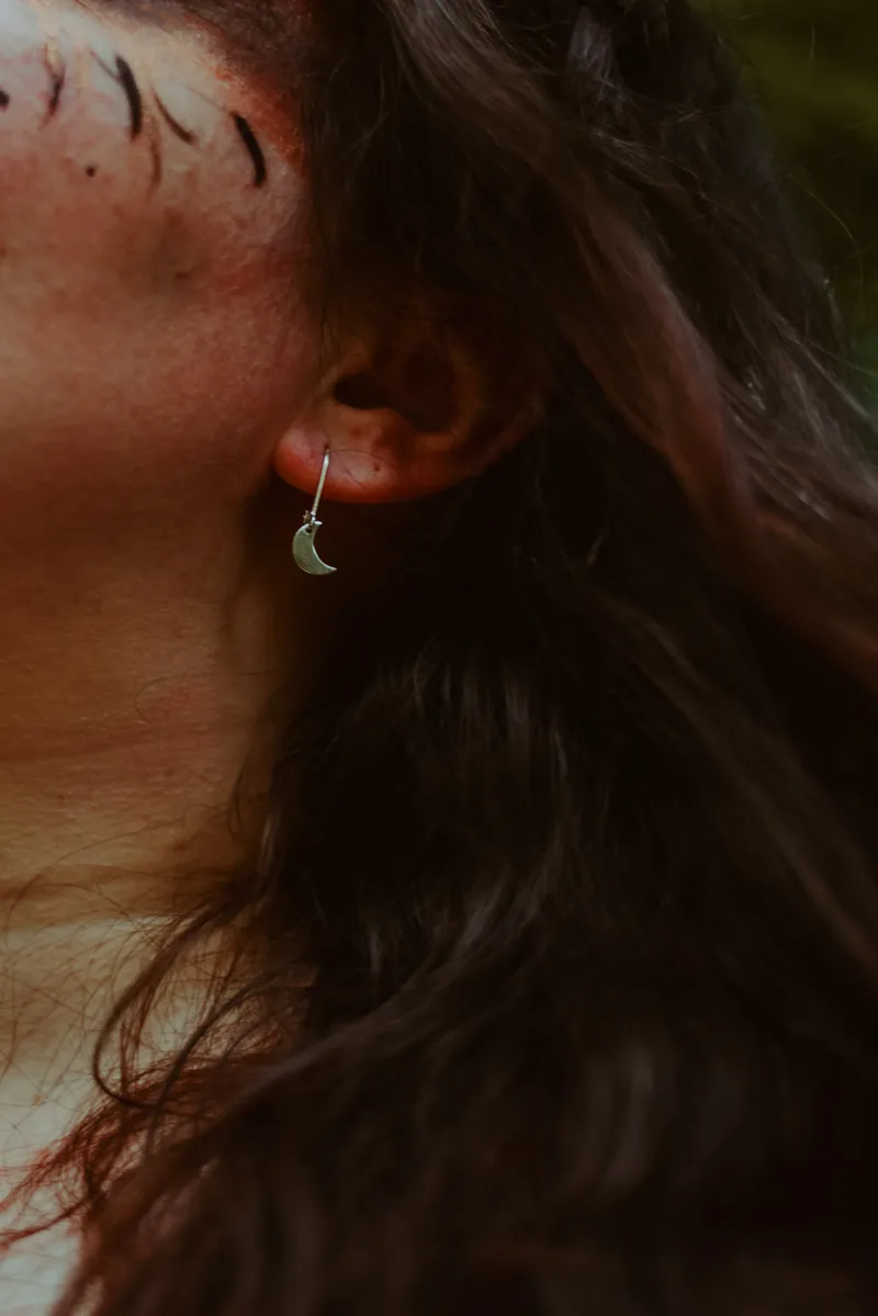 Boucles d'oreilles pendantes Lune, bijou gothique fait main